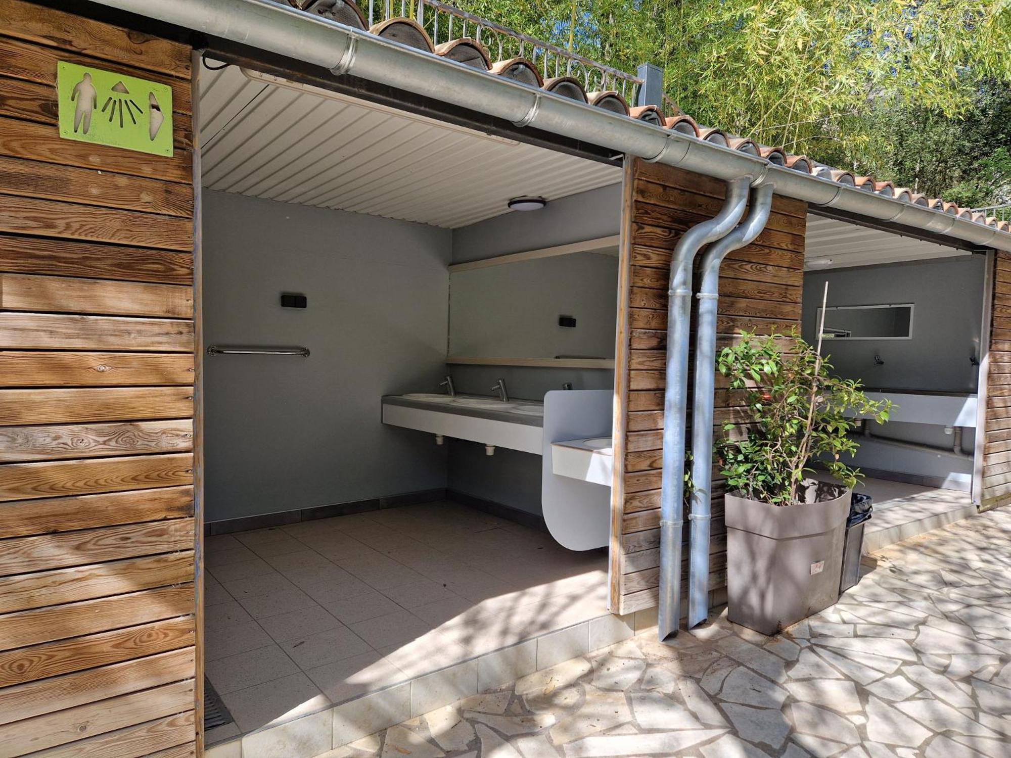 Vallon-Pont-dʼArc Camp Des Gorges - Camping Nature מראה חיצוני תמונה