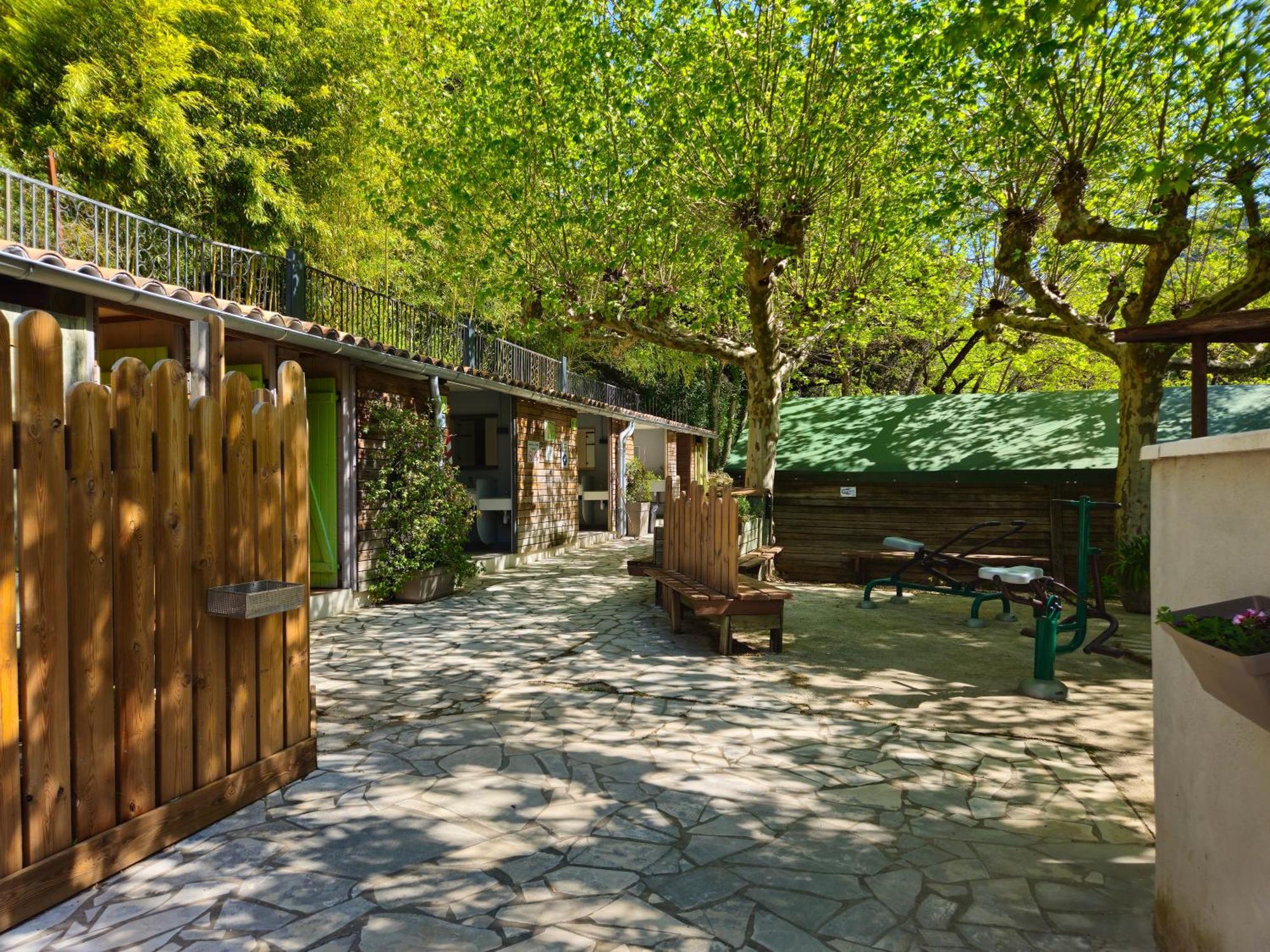 Vallon-Pont-dʼArc Camp Des Gorges - Camping Nature מראה חיצוני תמונה